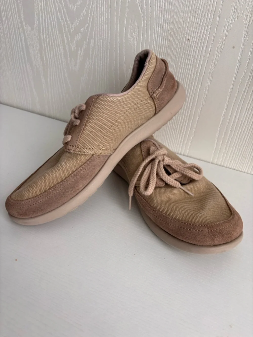 CROCS | Men’s Low-Top Sneakers in Light Mauve | Size 10